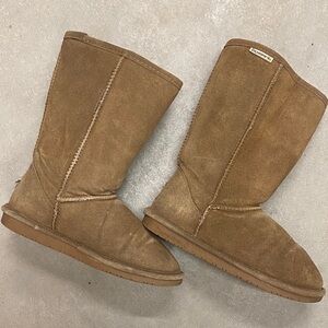 BearPaw Tan Suede Boots